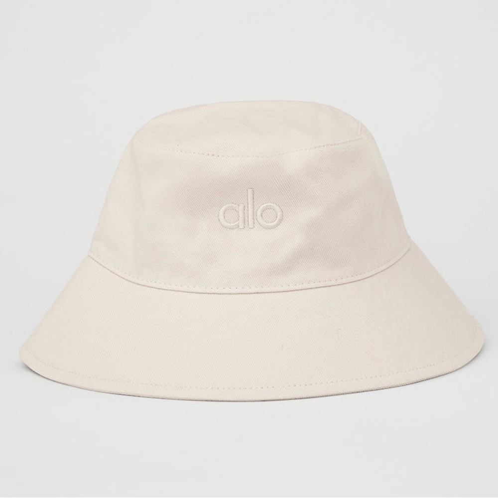 Alo Yoga Weekender Bucket Hat